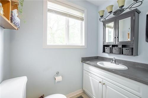 6470 Ker Street, Niagara Falls, ON - Indoor Photo Showing Bathroom
