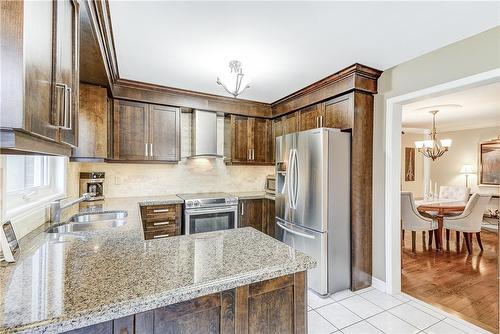 5607 Hannah Street, Burlington, ON - Indoor Photo Showing Kitchen With Double Sink With Upgraded Kitchen
