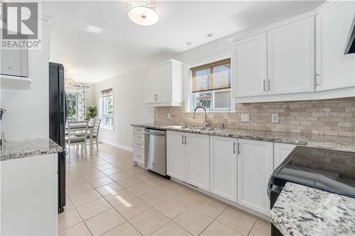 43 Comba Drive, Carleton Place, ON - Indoor Photo Showing Kitchen With Upgraded Kitchen