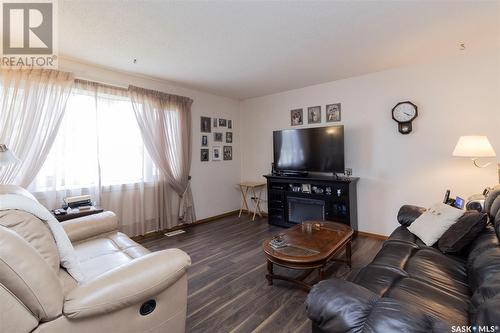 3003A 33Rd Street W, Saskatoon, SK - Indoor Photo Showing Living Room