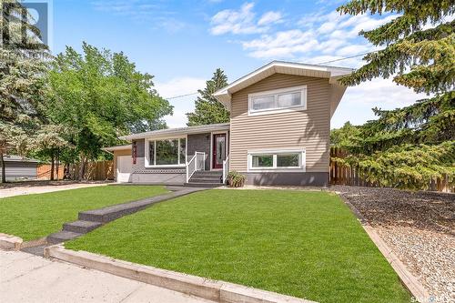 951 13Th Avenue Nw, Moose Jaw, SK - Outdoor