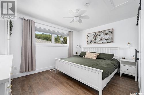 951 13Th Avenue Nw, Moose Jaw, SK - Indoor Photo Showing Bedroom