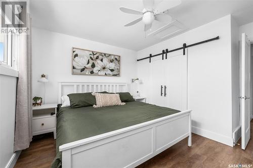 951 13Th Avenue Nw, Moose Jaw, SK - Indoor Photo Showing Bedroom