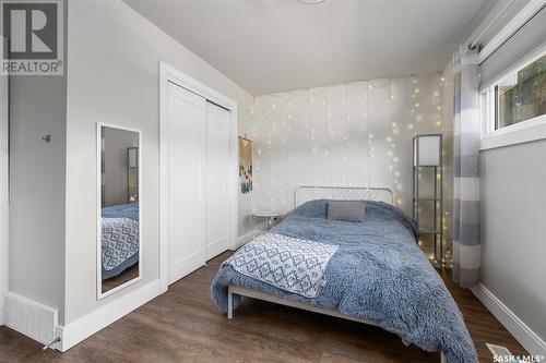 951 13Th Avenue Nw, Moose Jaw, SK - Indoor Photo Showing Bedroom