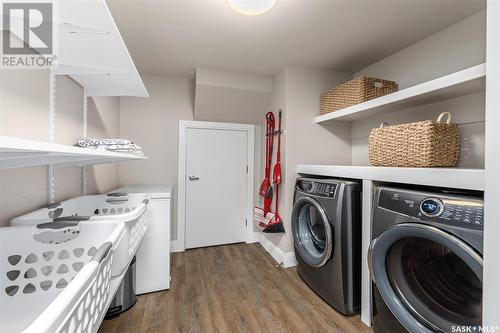 951 13Th Avenue Nw, Moose Jaw, SK - Indoor Photo Showing Laundry Room
