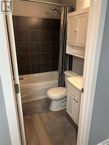2059 Mcdonald Street, Regina, SK - Indoor Photo Showing Bathroom