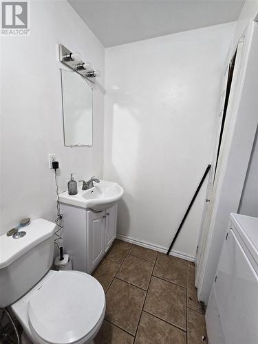 364 Third Ave, Sault Ste Marie, ON - Indoor Photo Showing Bathroom