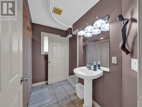 1079 Monarch Meadows, Lakeshore, ON - Indoor Photo Showing Bathroom