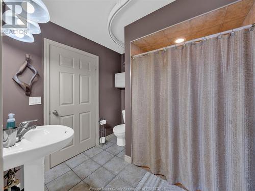 1079 Monarch Meadows, Lakeshore, ON - Indoor Photo Showing Bathroom