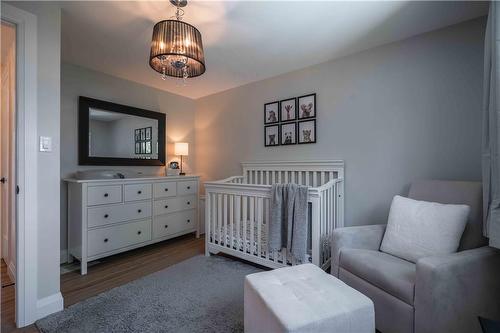 26 Elkwood Drive, Hamilton, ON - Indoor Photo Showing Bedroom