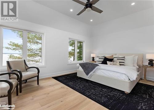 1044 Lawland Hts Rd, Gravenhurst, ON - Indoor Photo Showing Bedroom