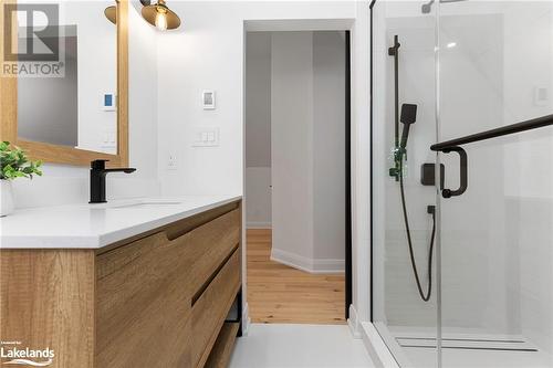 1044 Lawland Hts Rd, Gravenhurst, ON - Indoor Photo Showing Bathroom