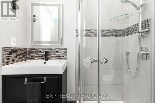 73 Hanna Road, Toronto, ON - Indoor Photo Showing Bathroom
