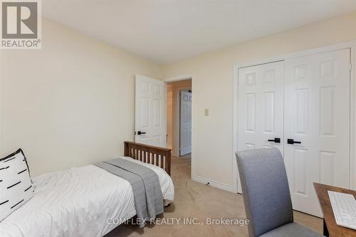 327 Challenger Court, Clarington, ON - Indoor Photo Showing Bedroom