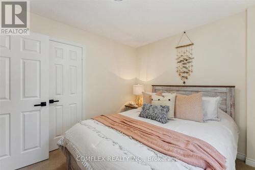 327 Challenger Court, Clarington, ON - Indoor Photo Showing Bedroom