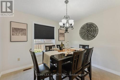 327 Challenger Court, Clarington, ON - Indoor Photo Showing Dining Room