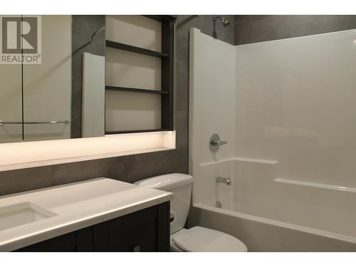 303 1087 6Th Avenue, Prince George, BC - Indoor Photo Showing Bathroom