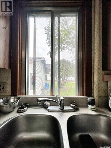 207 Van Horne Street, Windthorst, SK - Indoor Photo Showing Kitchen With Double Sink