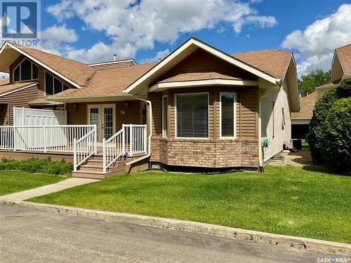 29 Kensington Lane, Regina, SK - Outdoor