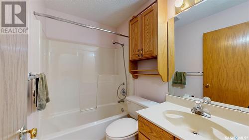 29 Kensington Lane, Regina, SK - Indoor Photo Showing Bathroom