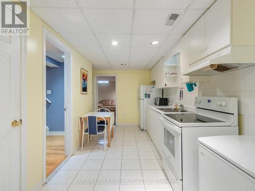 171 Shaftsbury Avenue, Richmond Hill, ON - Indoor Photo Showing Laundry Room