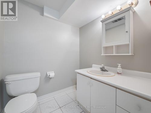 171 Shaftsbury Avenue, Richmond Hill, ON - Indoor Photo Showing Bathroom