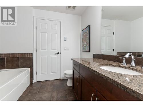 3589 Skaha Lake Road Unit# 304, Penticton, BC - Indoor Photo Showing Bathroom