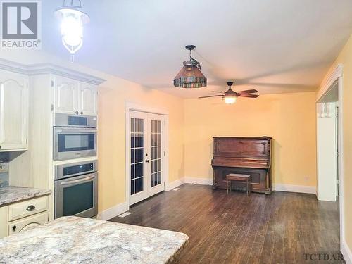 129 Cambridge Ave, Iroquois Falls, ON - Indoor Photo Showing Kitchen