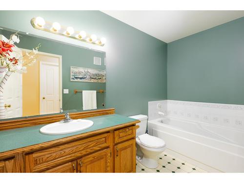 1311 Ida Road, Cranbrook, BC - Indoor Photo Showing Bathroom