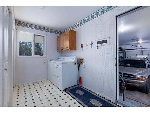 1311 Ida Road, Cranbrook, BC - Indoor Photo Showing Laundry Room