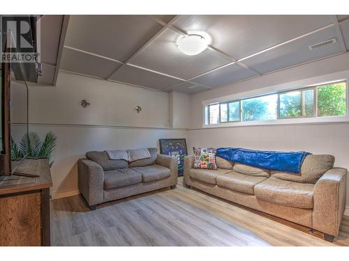 1903 19 Street, Vernon, BC - Indoor Photo Showing Living Room