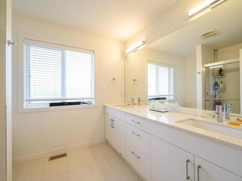 131-2683 Ord Rd, Kamloops, BC - Indoor Photo Showing Bathroom