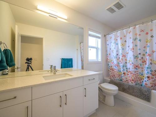 131-2683 Ord Rd, Kamloops, BC - Indoor Photo Showing Bathroom