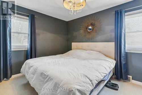 35 Homewood Avenue, Port Colborne, ON - Indoor Photo Showing Bedroom