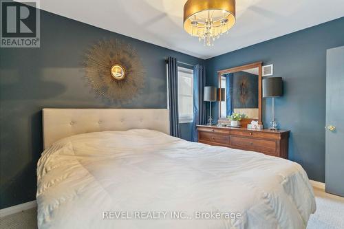 35 Homewood Avenue, Port Colborne, ON - Indoor Photo Showing Bedroom