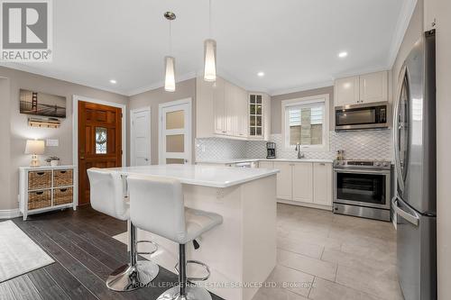 197 Charlotte Street, Hamilton, ON - Indoor Photo Showing Kitchen With Stainless Steel Kitchen With Upgraded Kitchen