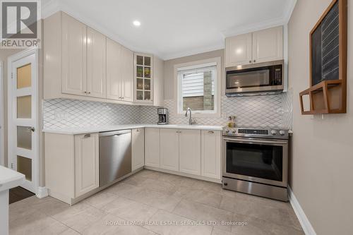 197 Charlotte Street, Hamilton, ON - Indoor Photo Showing Kitchen With Stainless Steel Kitchen With Upgraded Kitchen