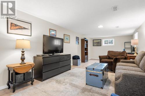 197 Charlotte Street, Hamilton, ON - Indoor Photo Showing Living Room