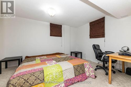 1823 Stevington Crescent, Mississauga, ON - Indoor Photo Showing Bedroom