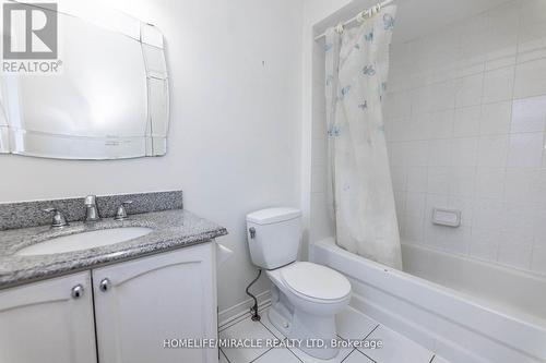 1823 Stevington Crescent, Mississauga, ON - Indoor Photo Showing Bathroom