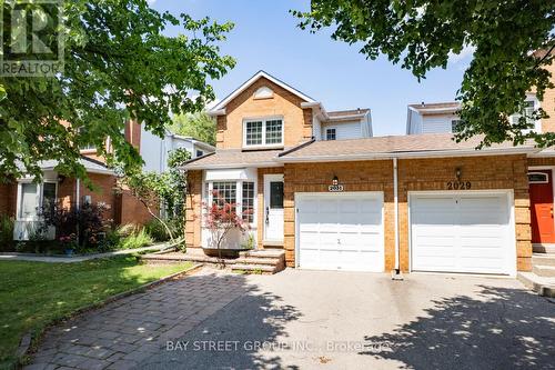 2031 Glenada Crescent, Oakville, ON - Outdoor With Facade