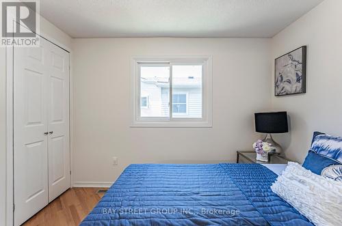 2031 Glenada Crescent, Oakville, ON - Indoor Photo Showing Bedroom