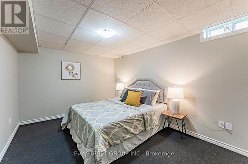 2031 Glenada Crescent, Oakville, ON - Indoor Photo Showing Bedroom