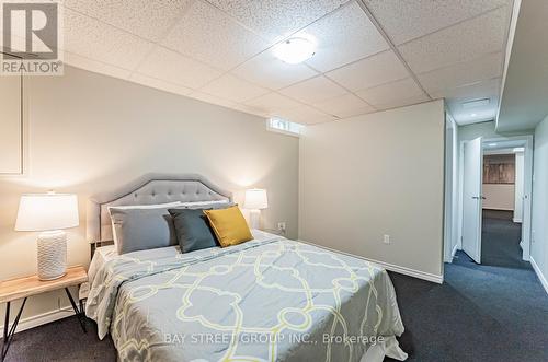 2031 Glenada Crescent, Oakville, ON - Indoor Photo Showing Bedroom