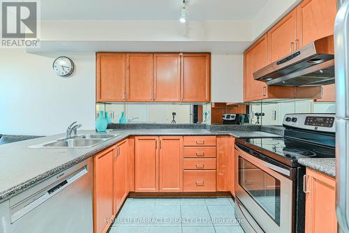 502 - 33 Elm Drive W, Mississauga, ON - Indoor Photo Showing Kitchen With Double Sink