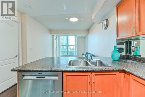 502 - 33 Elm Drive W, Mississauga, ON - Indoor Photo Showing Kitchen With Double Sink