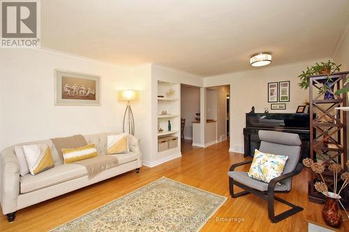 43 Merrygale Crescent, Toronto, ON - Indoor Photo Showing Living Room