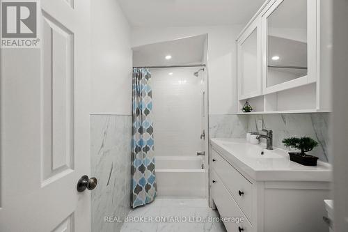757 Trinity Street, Innisfil, ON - Indoor Photo Showing Bathroom
