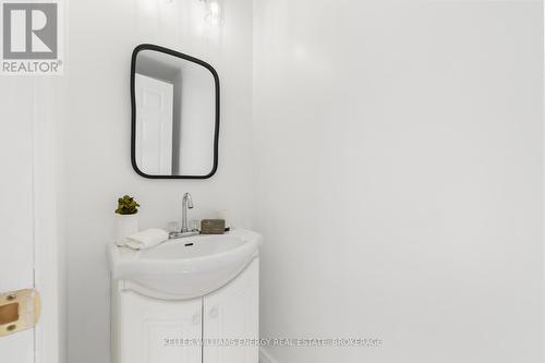 2686 Trulls Road, Clarington, ON - Indoor Photo Showing Bathroom