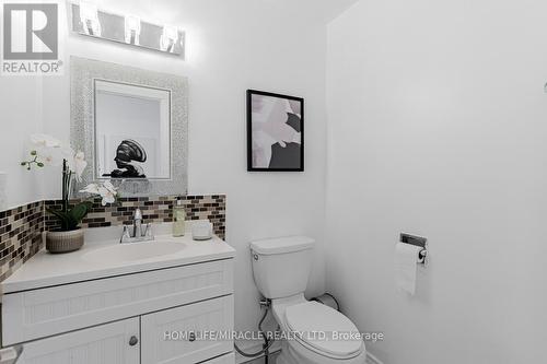 545 Woodbine Avenue, Toronto, ON - Indoor Photo Showing Bathroom